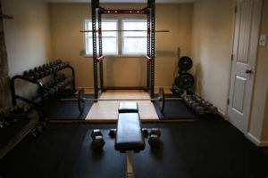 Fitnessstudio Pro und Contra Argumente home gym